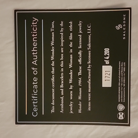 DC Comics Wonder Woman 1984 Limited Edition Jewelry Replica Set - Picture 3 of 4